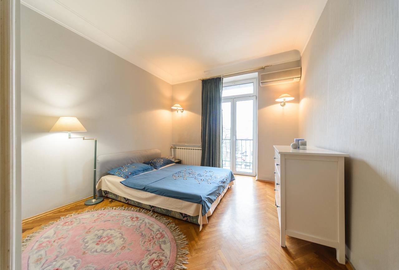 Apartment Near Olympic Stadium Киев Экстерьер фото