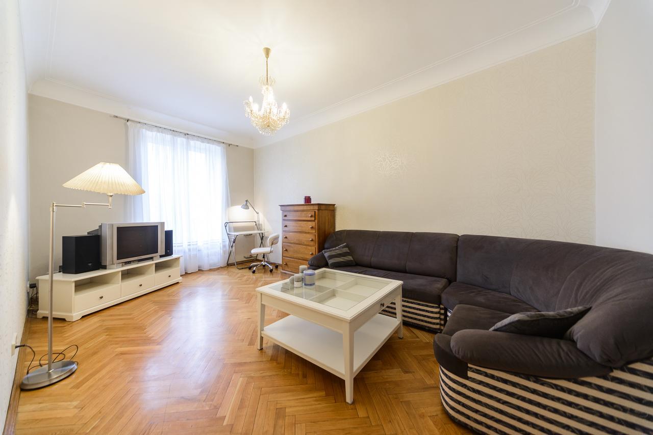 Apartment Near Olympic Stadium Киев Экстерьер фото