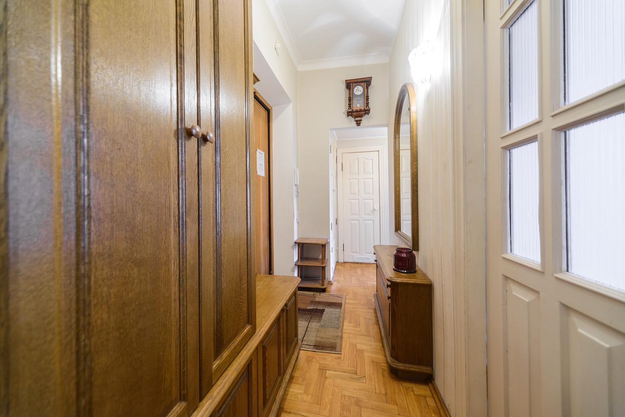 Apartment Near Olympic Stadium Киев Экстерьер фото