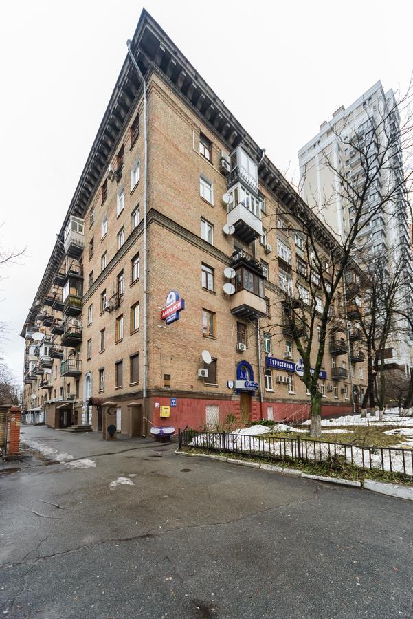 Apartment Near Olympic Stadium Киев Экстерьер фото