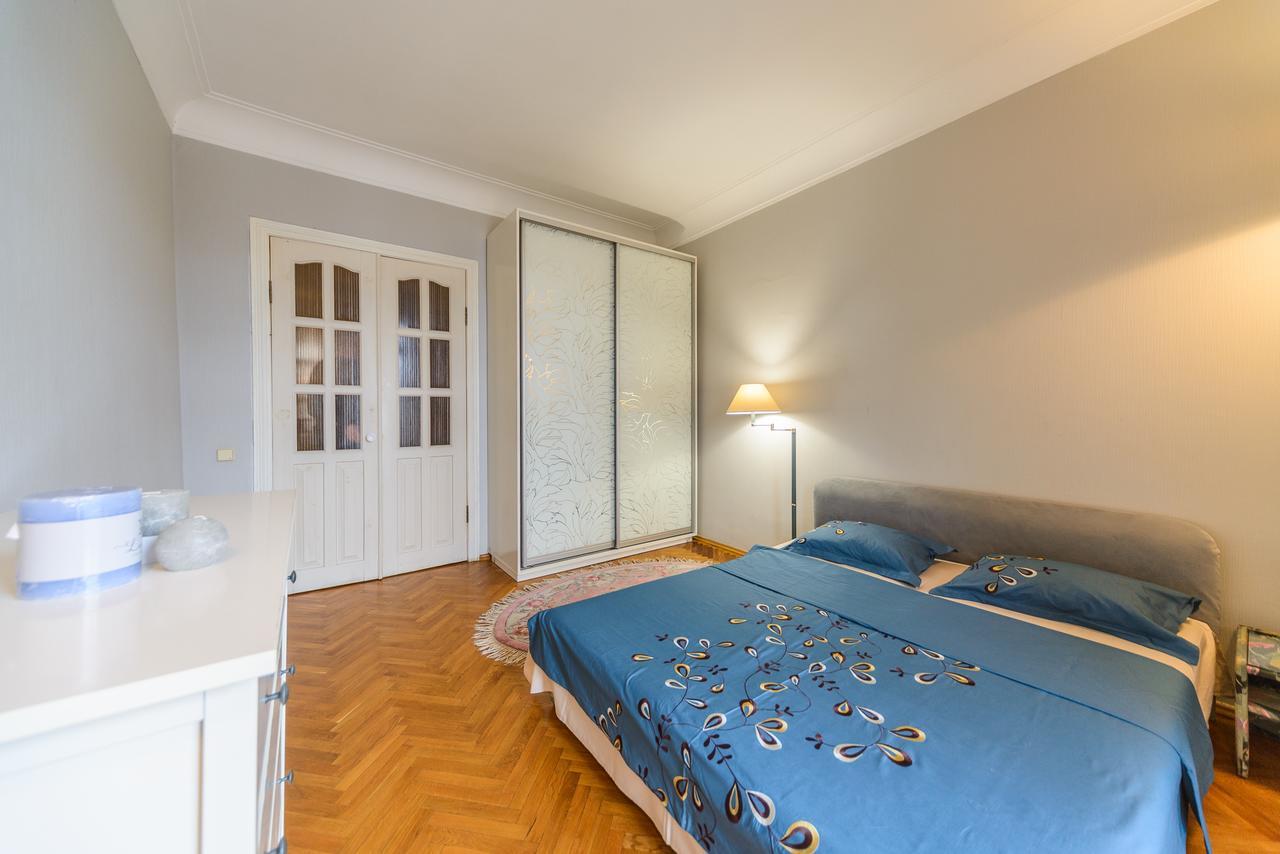 Apartment Near Olympic Stadium Киев Экстерьер фото