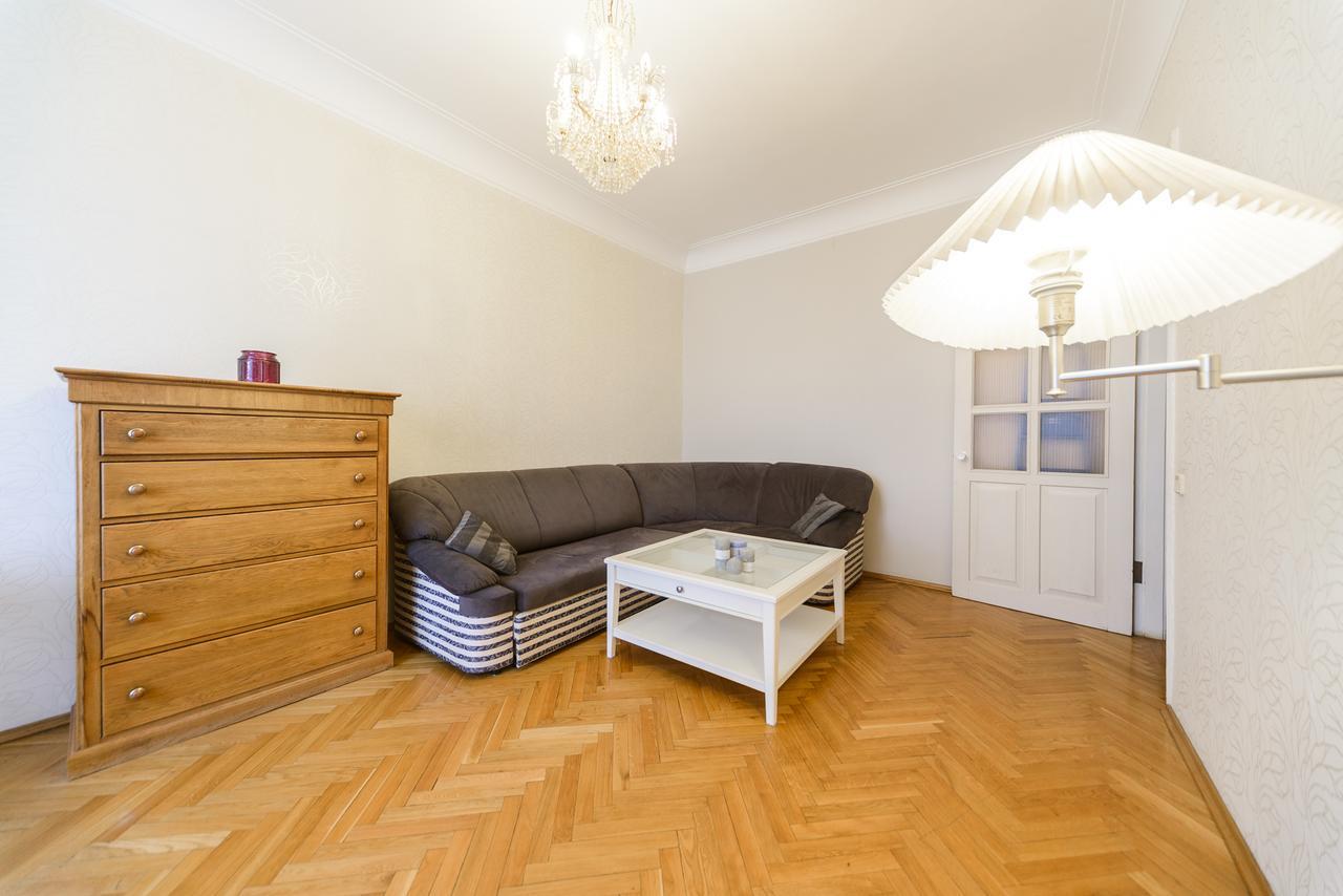 Apartment Near Olympic Stadium Киев Экстерьер фото