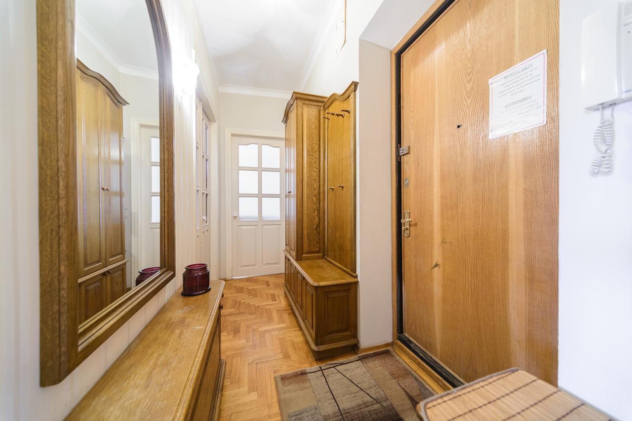 Apartment Near Olympic Stadium Киев Экстерьер фото